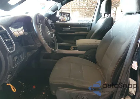 2022 Ram 1500 Big Horn/Lone Star из США, поврежденный, VIN 1C6RRFBG3NN293341